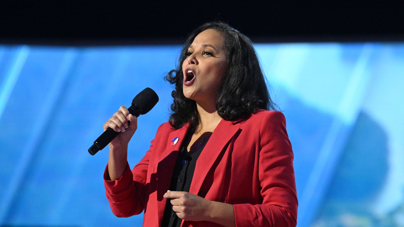 Who is Jessica Davis? The teacher with the pipes during the DNC