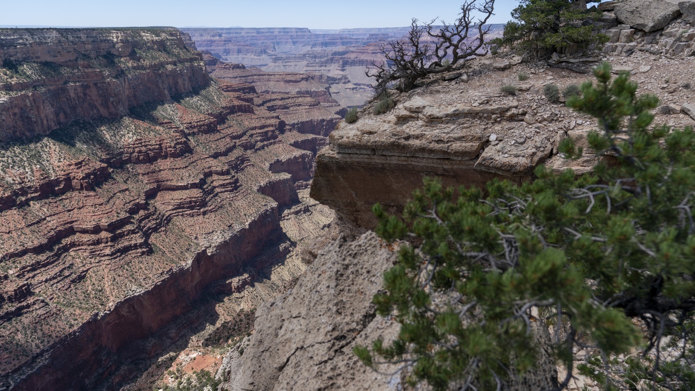 Breaks in water pipeline for Grand Canyon prompt shutdown of overnight hotel stays