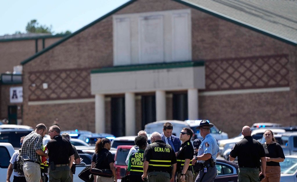 Politicians React to Deadly Mass Shooting at Georgia High School