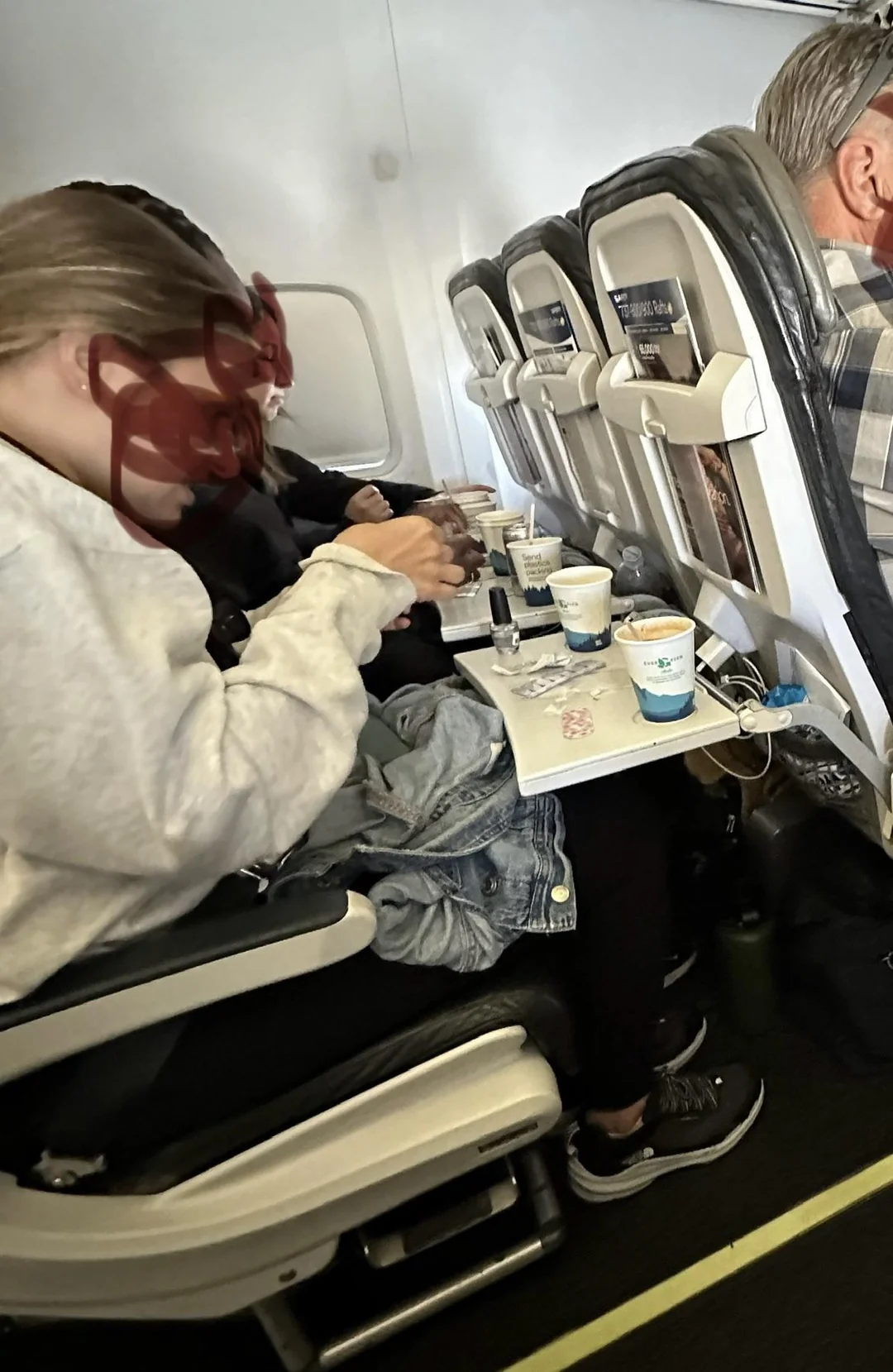 Passengers Fume At The Fumes As Woman Grooms Herself, Paints Nails On L.A. To Belize Flight