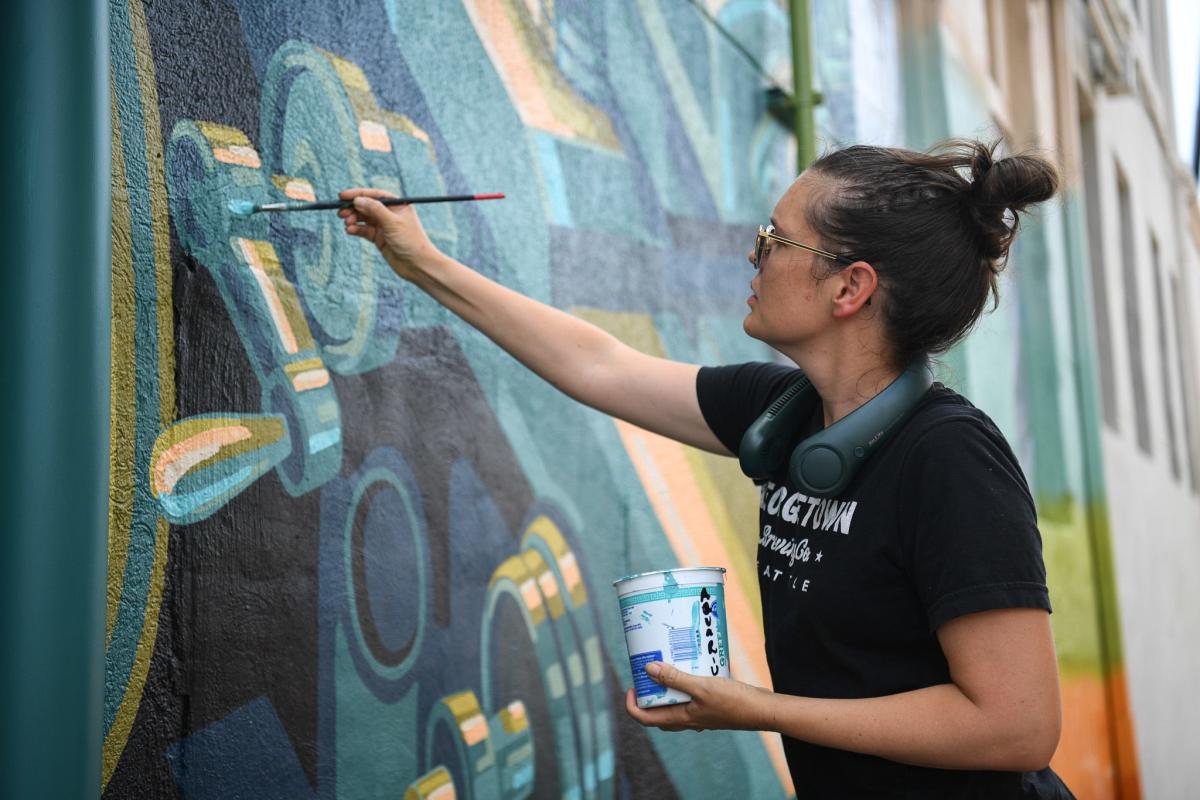 A huge new mural project is bringing colorful public art to Knoxville. Where to see it