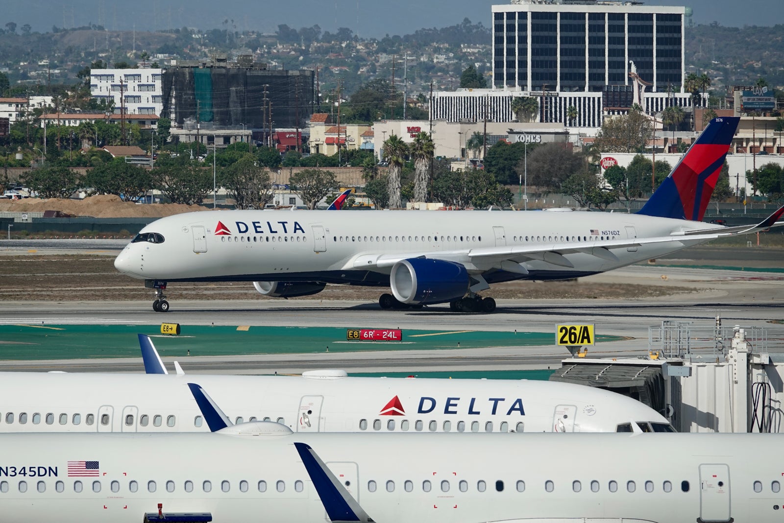 Delta debuts free Wi-Fi on long-haul flights with detailed rollout schedule