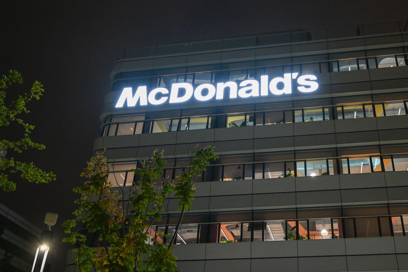 Looking Beyond The Golden Arches: Drop McDonald’s Stock, Pick This Conglomerate?