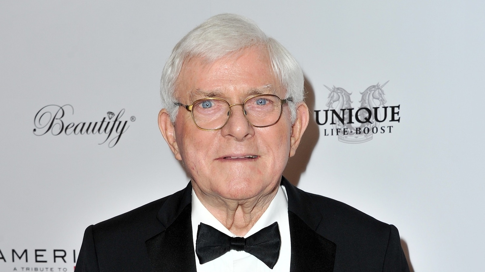 Phil Donahue, influential TV talk show host, dead at 88