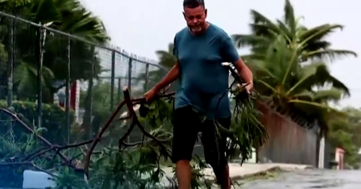 Hurricane Ernesto batters Puerto Rico