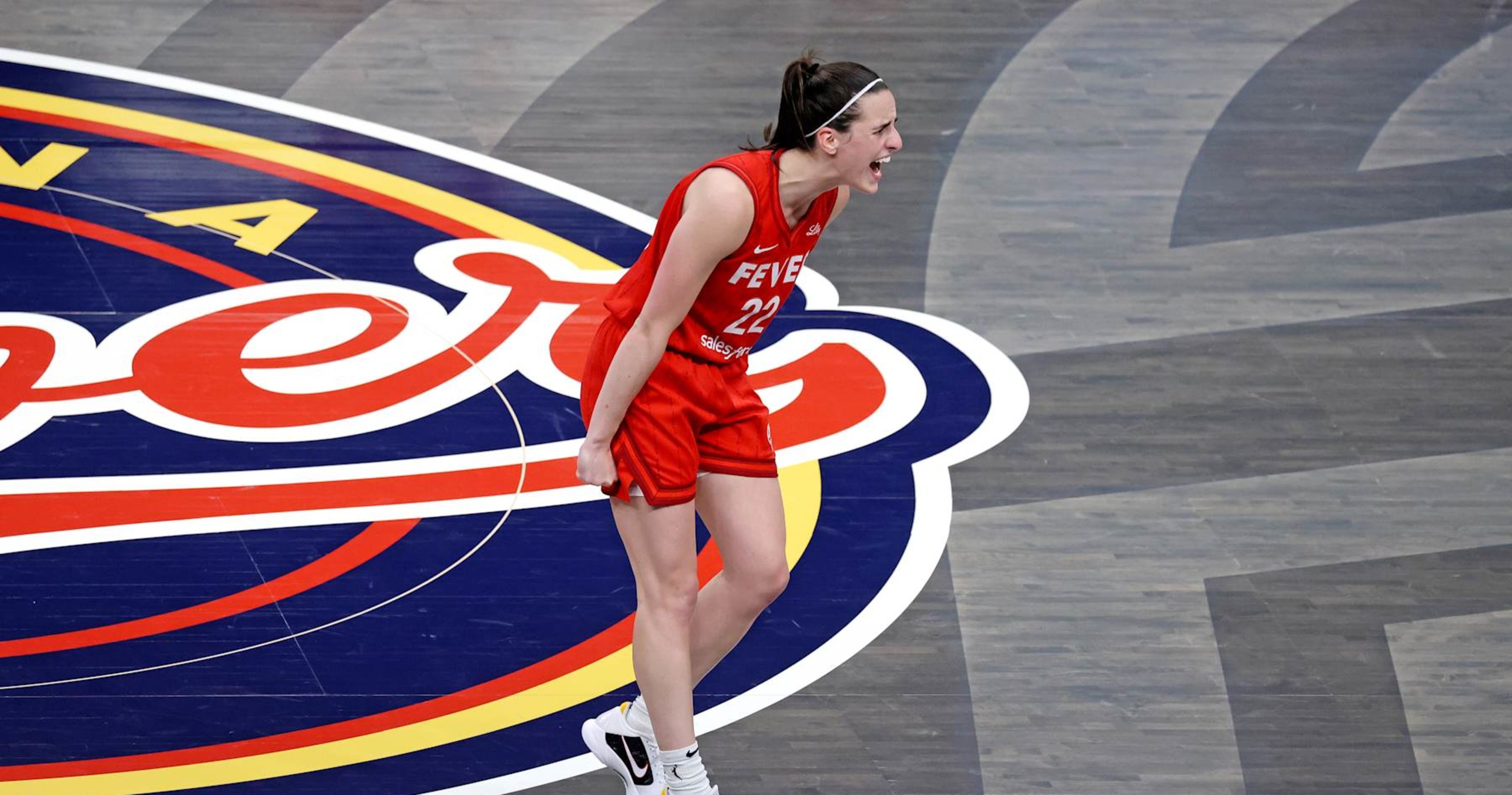 Caitlin Clark Applauded by WNBA Fans for Breaking Rookie Assist Record in Fever's Win