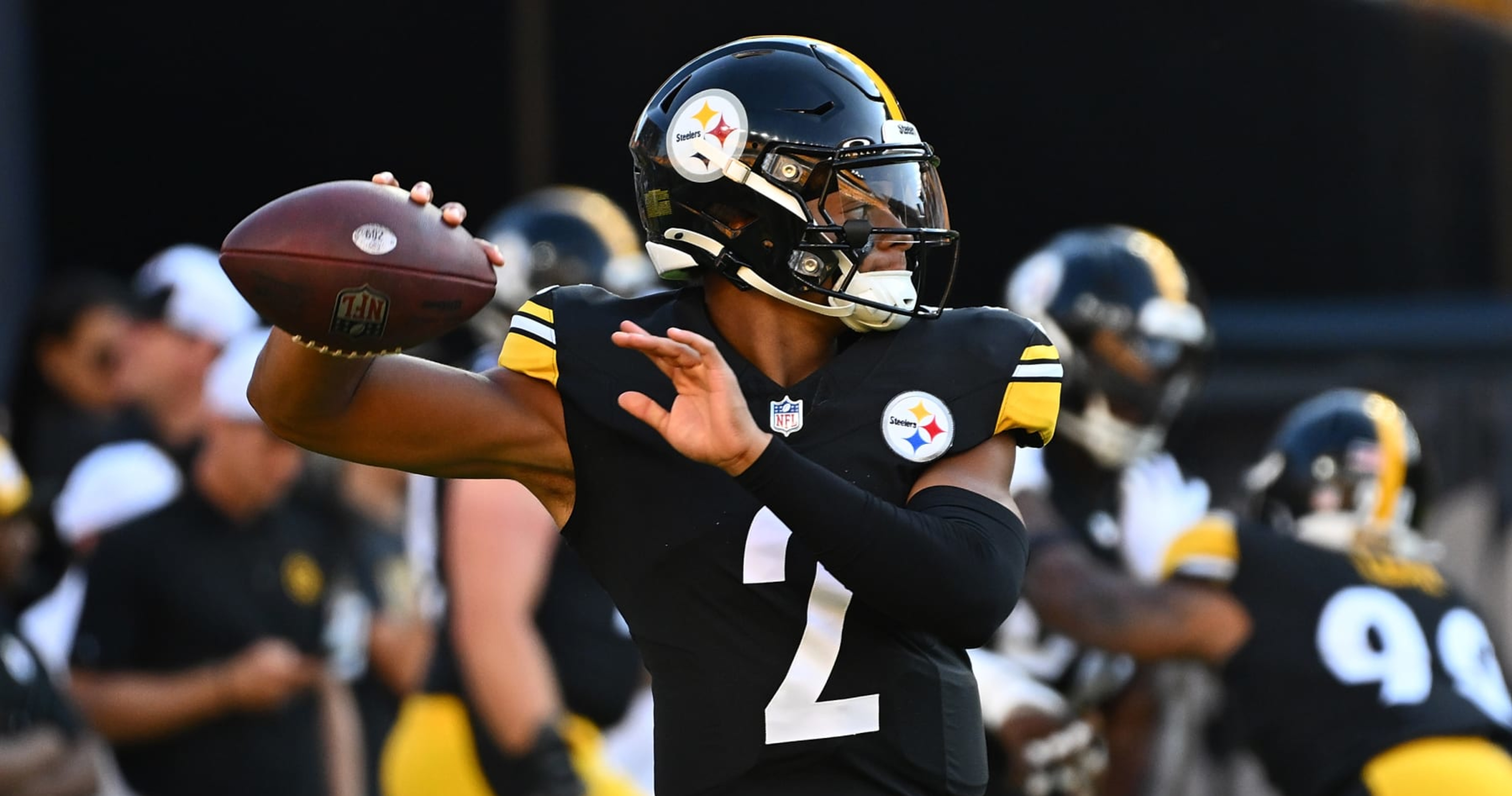 Justin Fields Trolled By NFL Fans in Steelers Preseason Debut vs. Texans; Wilson Out