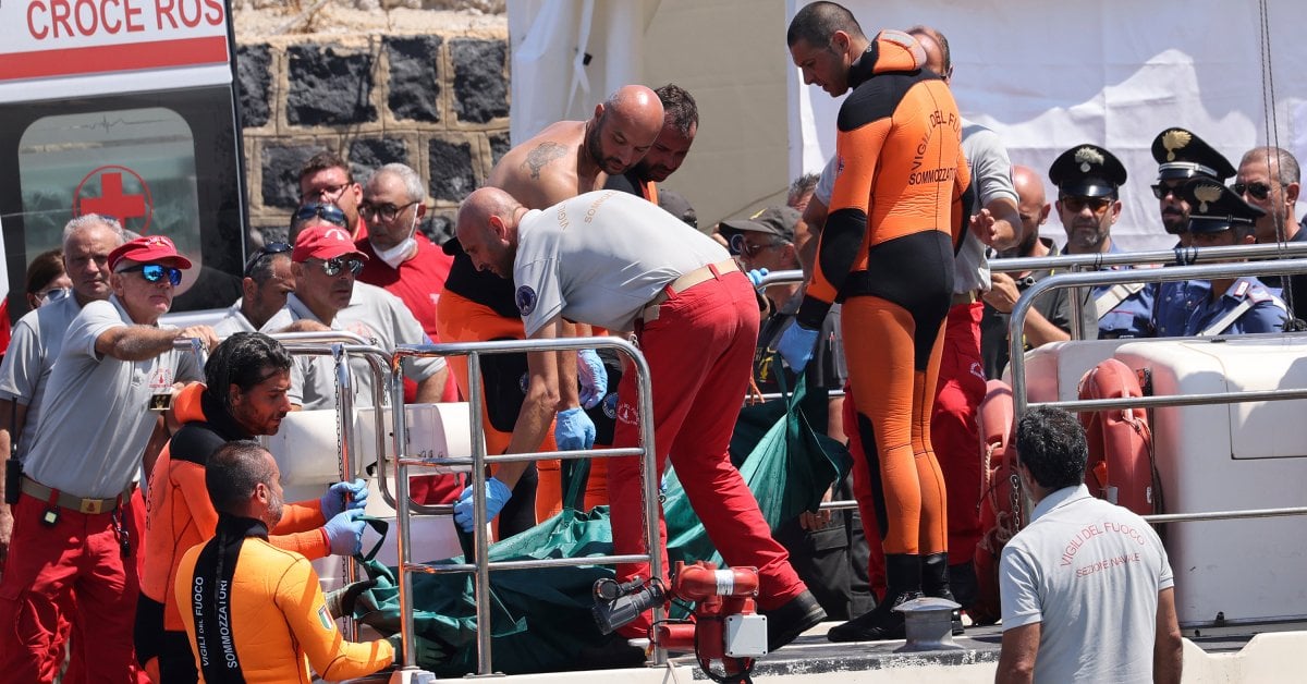 Italian Prosecutors Open Shipwreck and Manslaughter Investigation Into Superyacht Sinking