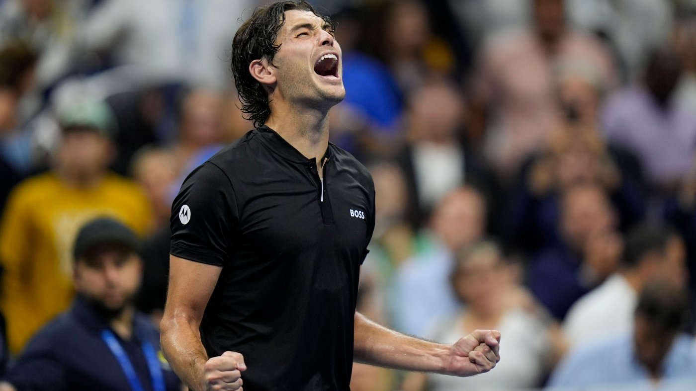 Taylor Fritz wins match to become first American man in a U.S. Open final since 2006