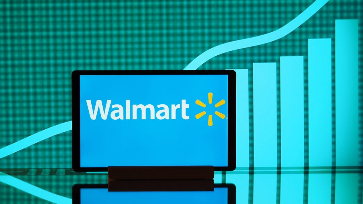 Walmart earnings beat thanks to wealthier shoppers