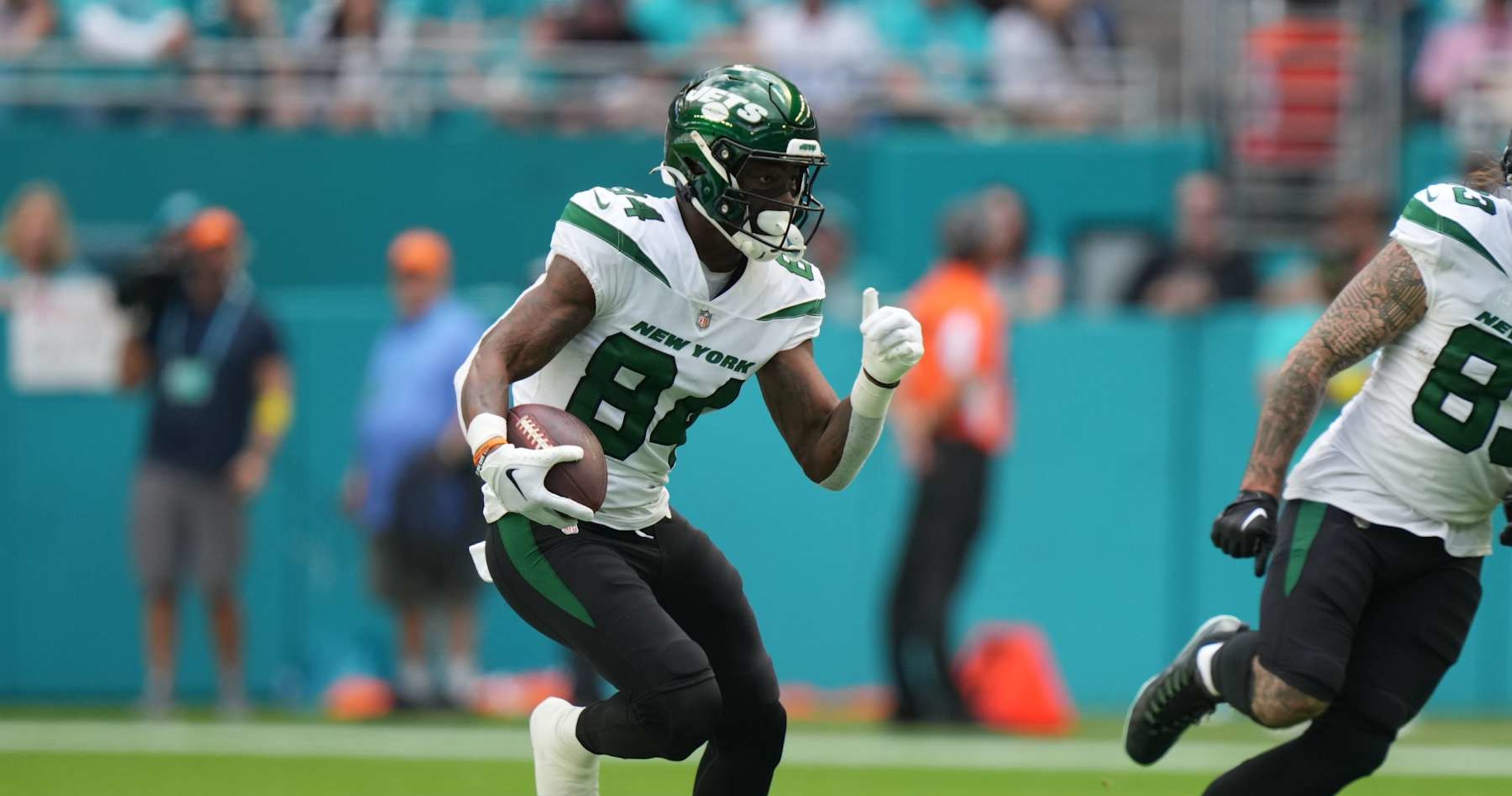 Former Jets WR Corey Davis Tries Out for Bills After Chase Claypool Injury