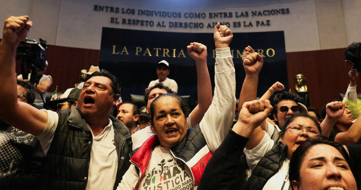 Protesters storm Mexico's Senate, pausing judicial reform debate