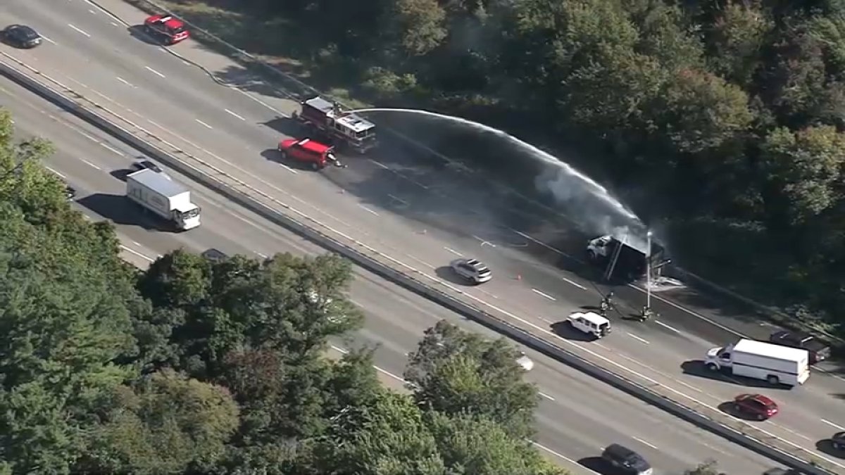 Truck fire snarls traffic on I-95 in Reading