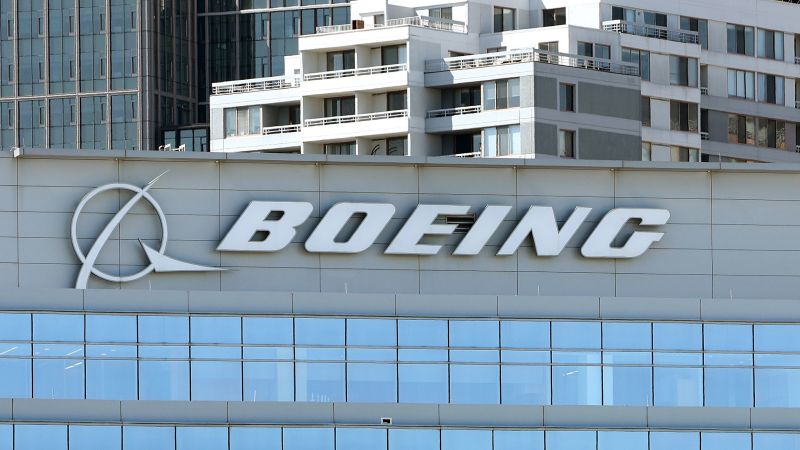 Boeing reaches deal with union to avoid strike