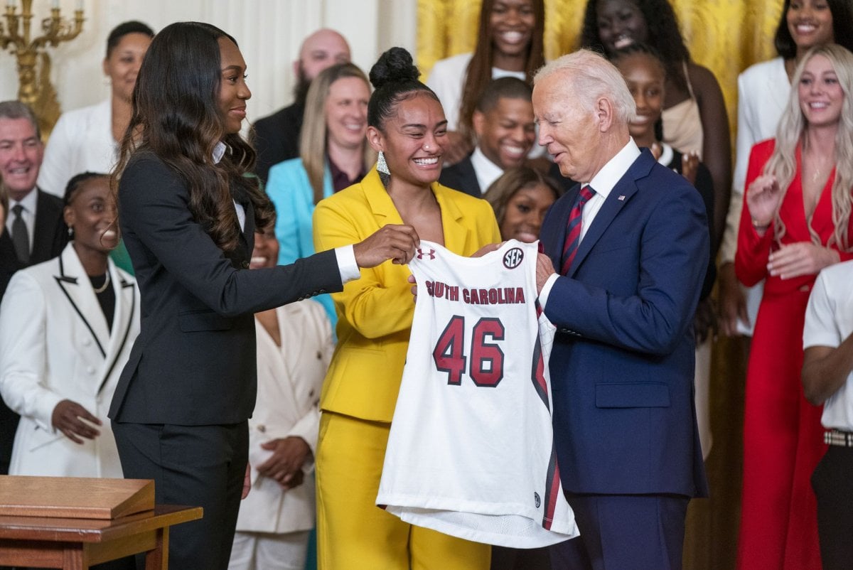 NCAA women's, men's basketball champs honored at the White House