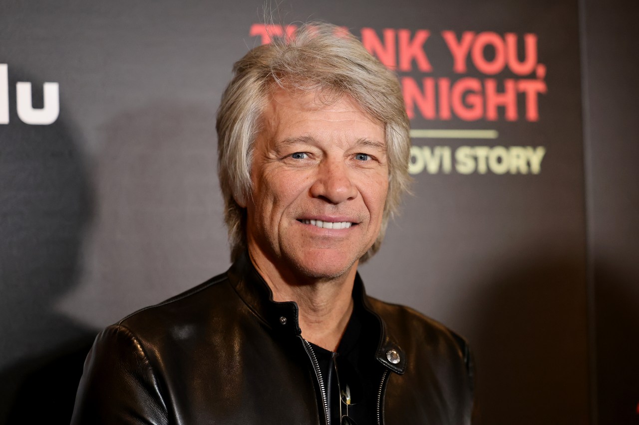 Bon Jovi talks woman off ledge of Nashville bridge during photoshoot