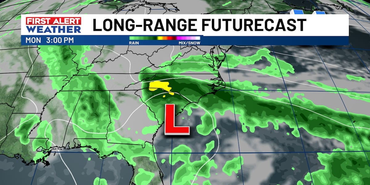 Low forms off the coast of the Carolinas late this weekend