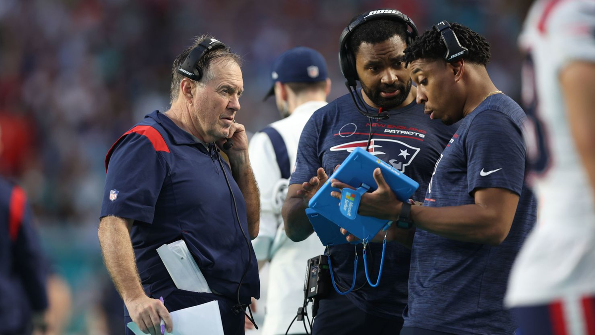 Betrayed by Bill Belichick, Robert Kraft’s Role in Moulding Jerod Mayo as Successor Revealed by Patriots Legend