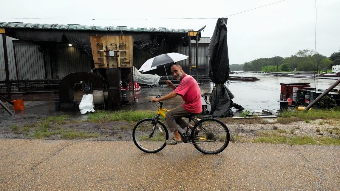 Hurricane Francine makes Louisiana landfall