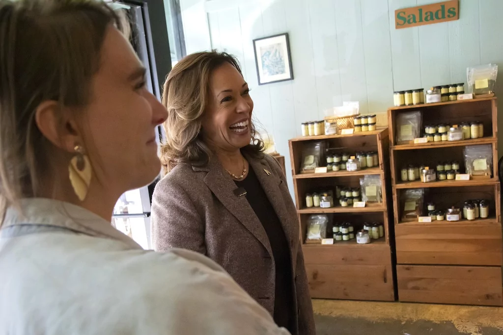 Harris’s Pittsburgh spice store visit ignites flurry of backlash over shop’s activism