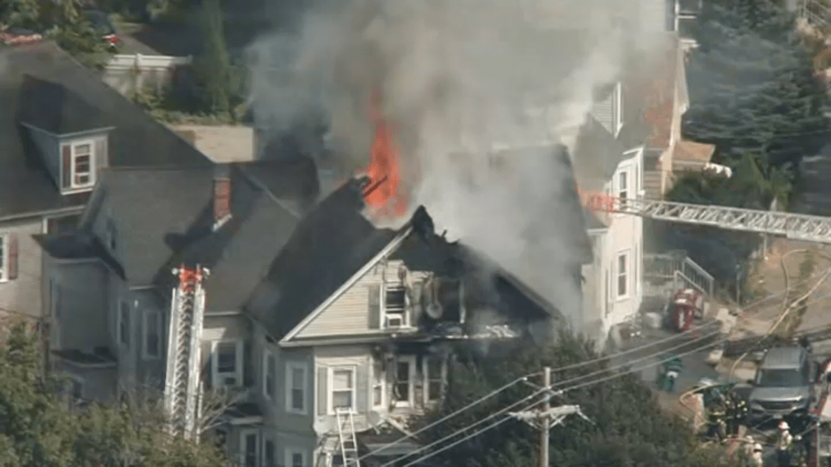 Lowell, MA, fire, reports of injured firefighters