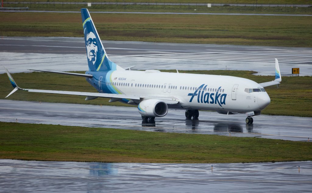 Alaska Airlines jet brakes to avoid possible collision with plane