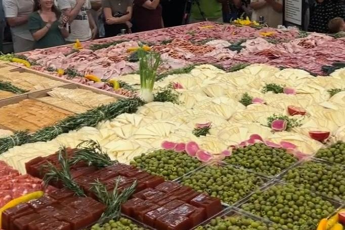 Texas market covers charcuterie board in 1,032 pounds of snacks