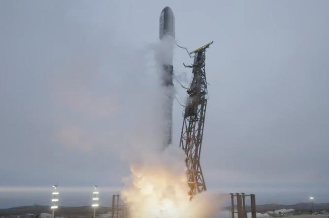 SpaceX launches 21 Starlink satellites into low-Earth orbit