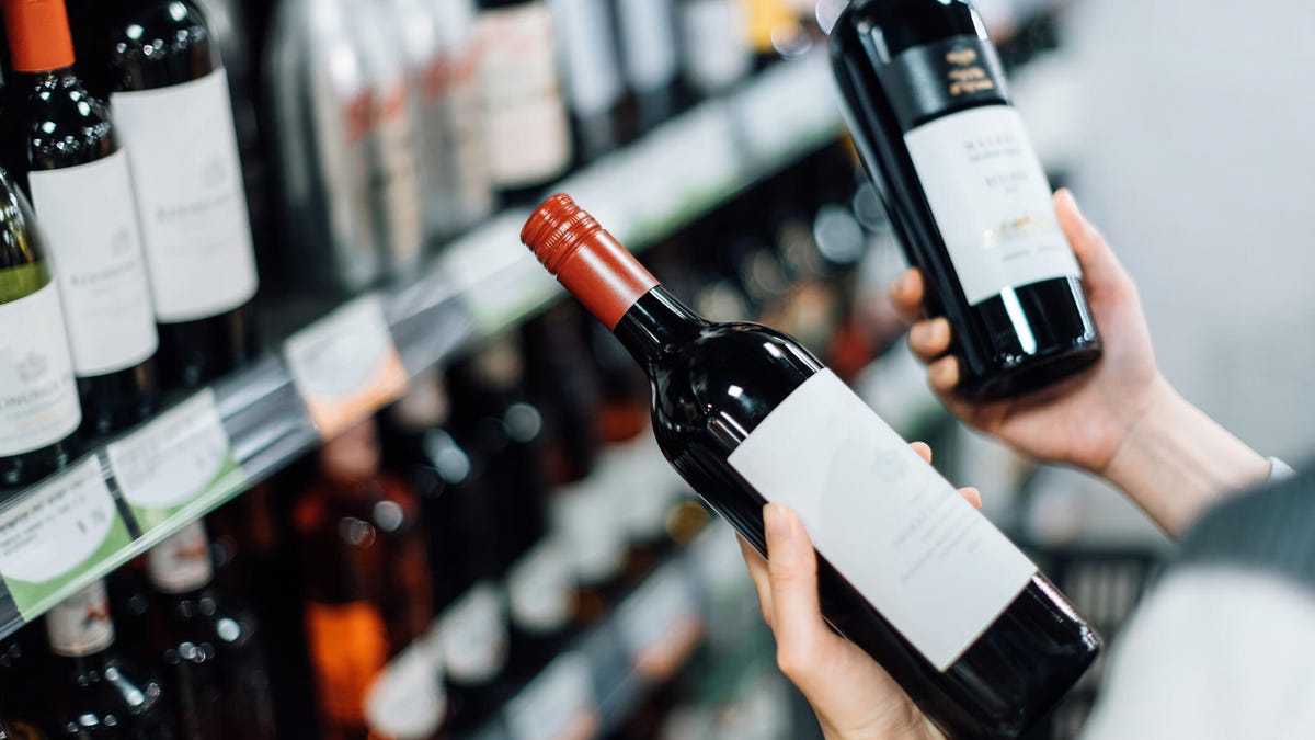 Here's How to Spot Great Wine at a Grocery Store