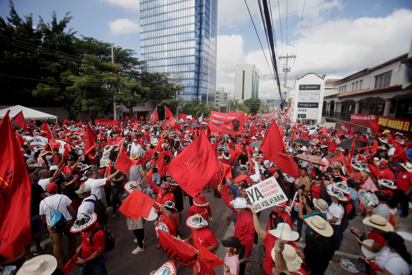 Au Honduras, des milliers de personnes manifestent en soutien à la présidente Xiomara Castro après une vidéo compromettante