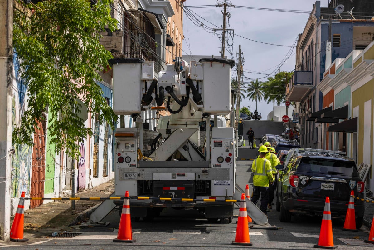 Hurricane Ernesto heads for Bermuda after causing power cuts in Puerto Rico