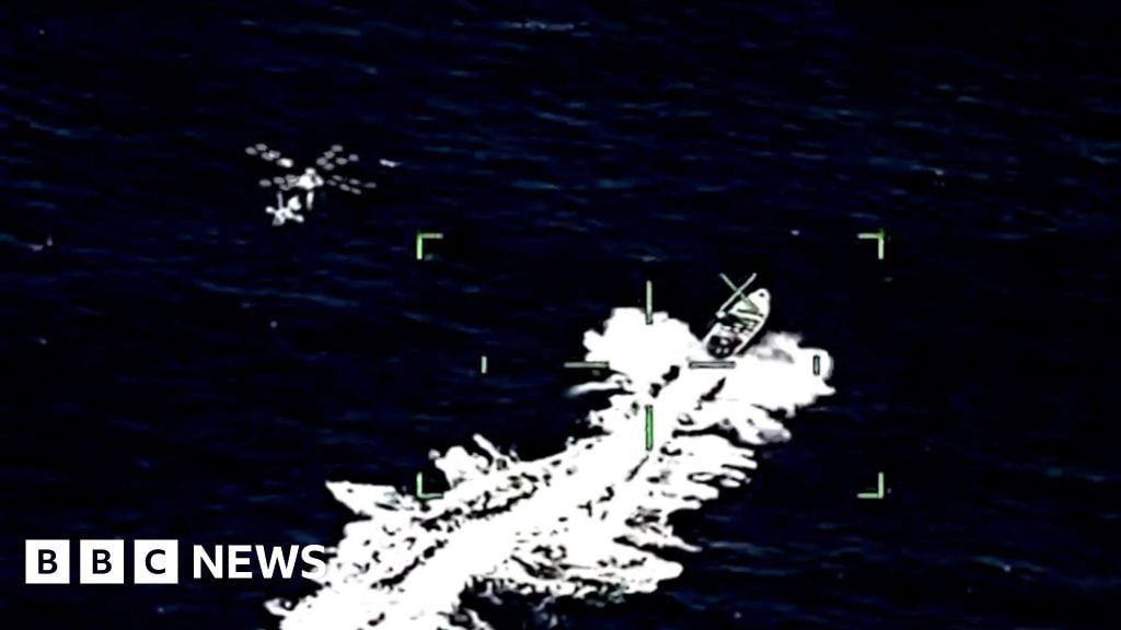 Watch: High-speed chase between Mexican navy and drug boats