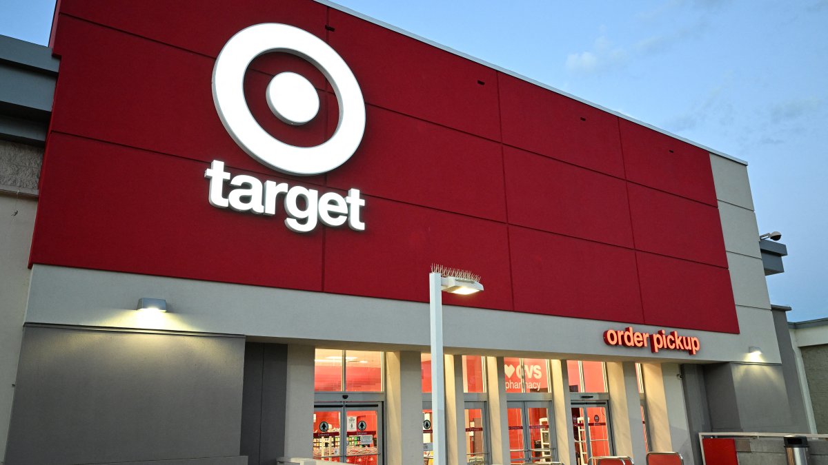 8-year-old girl takes car on 25-minute joyride to Target