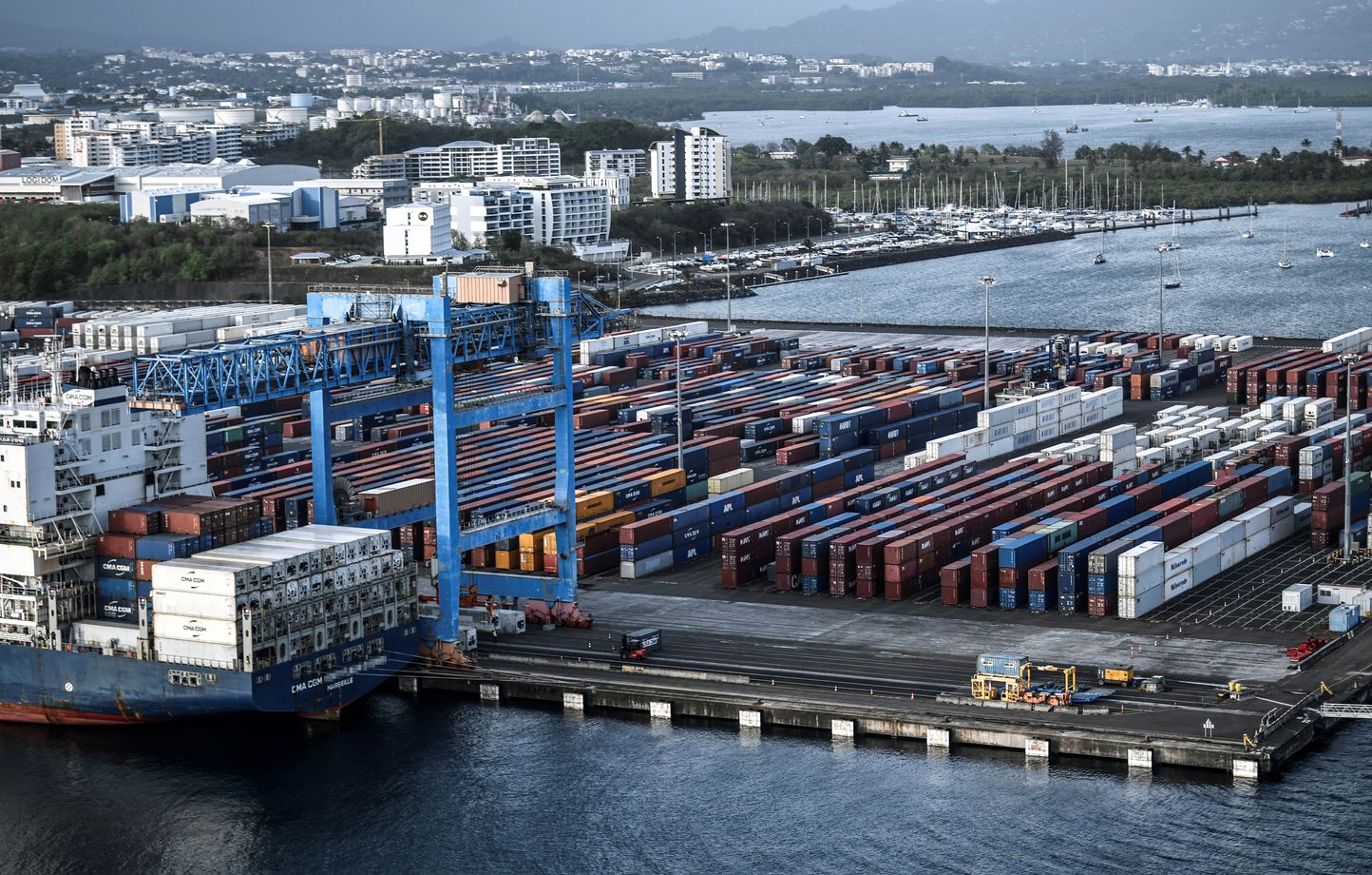 Martinique : Le port de Fort-de-France bloqué pour dénoncer la vie chère