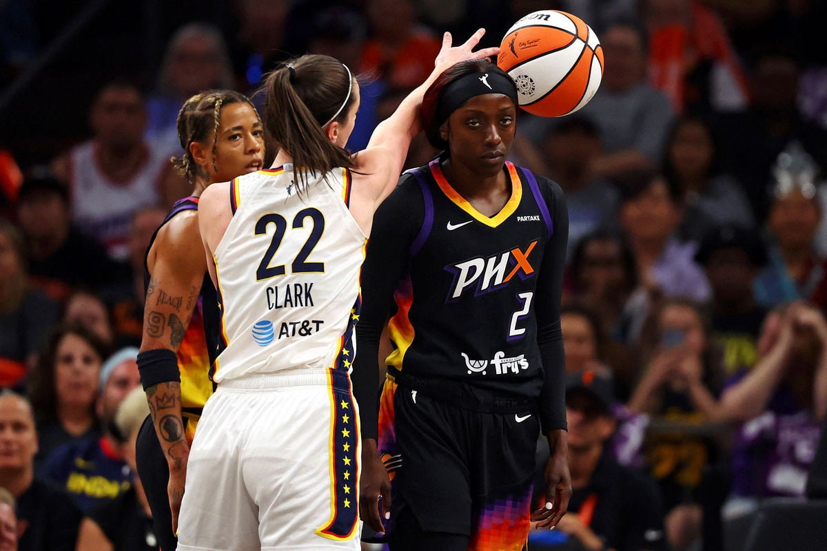 Kahleah Copper Injury Update: Phoenix Mercury Star Remains on the Sidelines With Back Injury Along With 2 Other Players