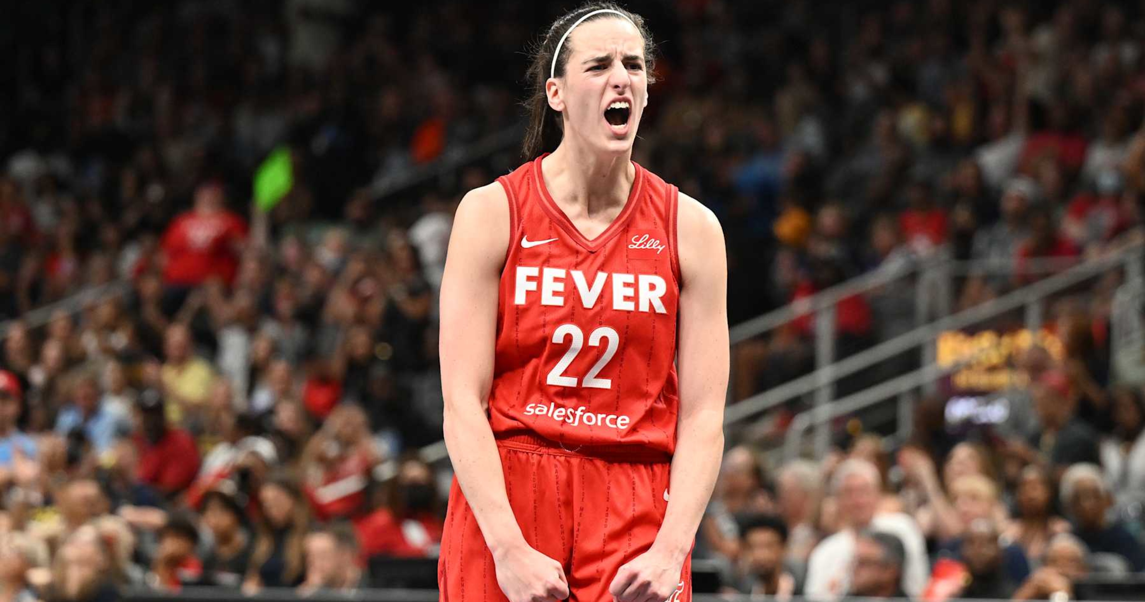 Caitlin Clark Breaks Rookie 3-Point Record vs. Sun as WNBA Fans Celebrate Fever Star