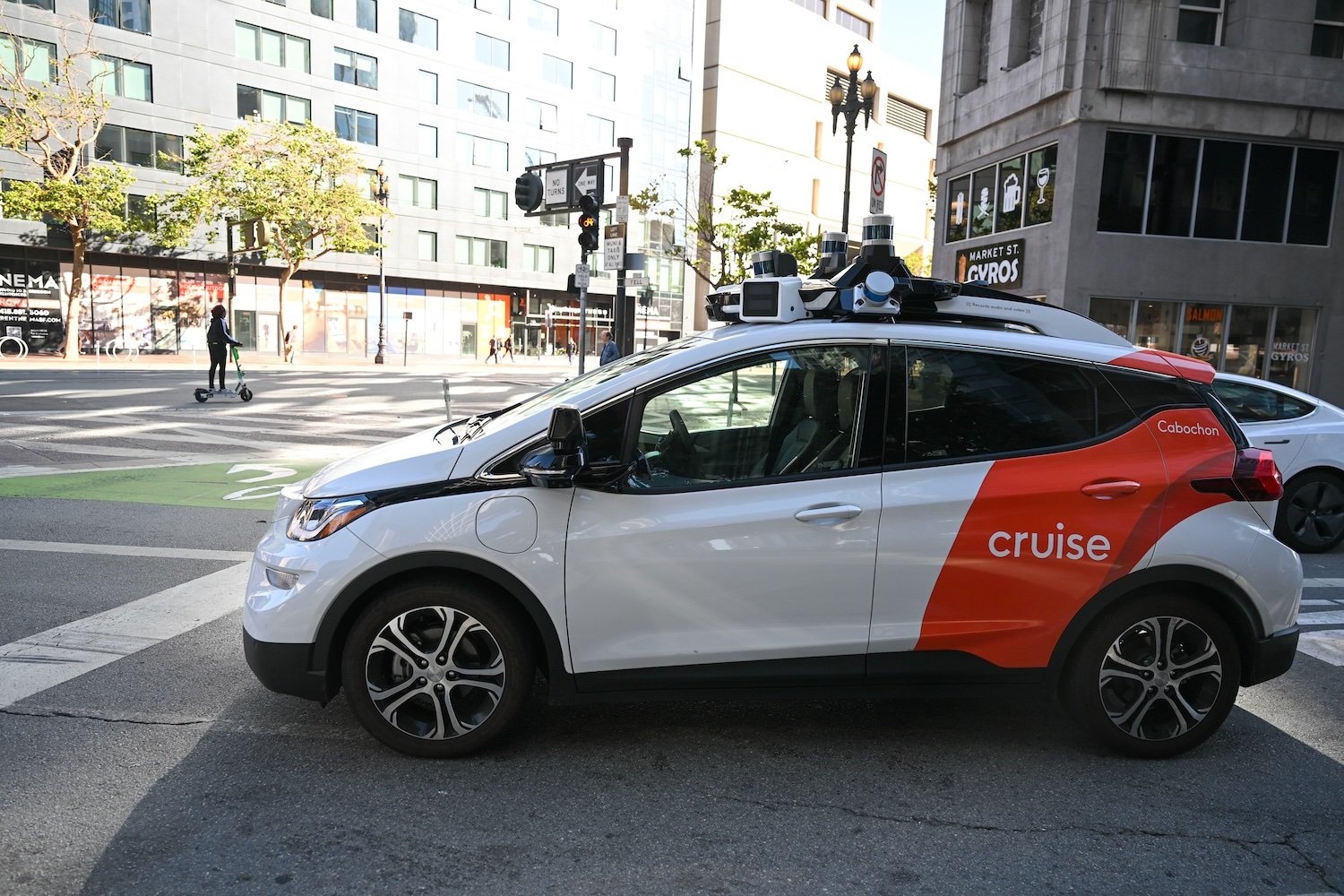 Uber to Launch Robotaxi Service With GM’s Cruise in 2025