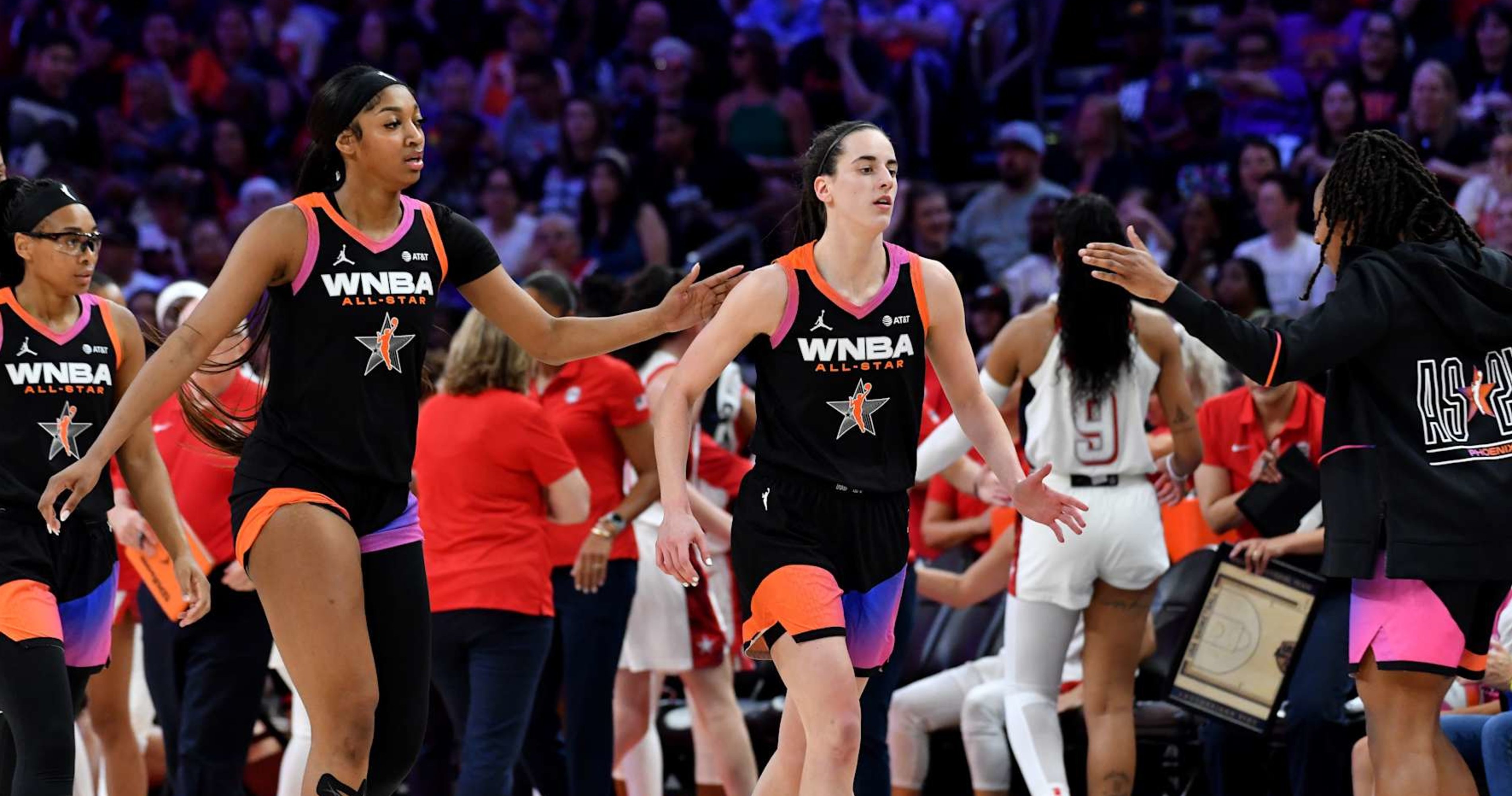 Lisa Leslie Says Caitlin Clark, Angel Reese Both Deserve WNBA ROY, Sparks Fan Debate