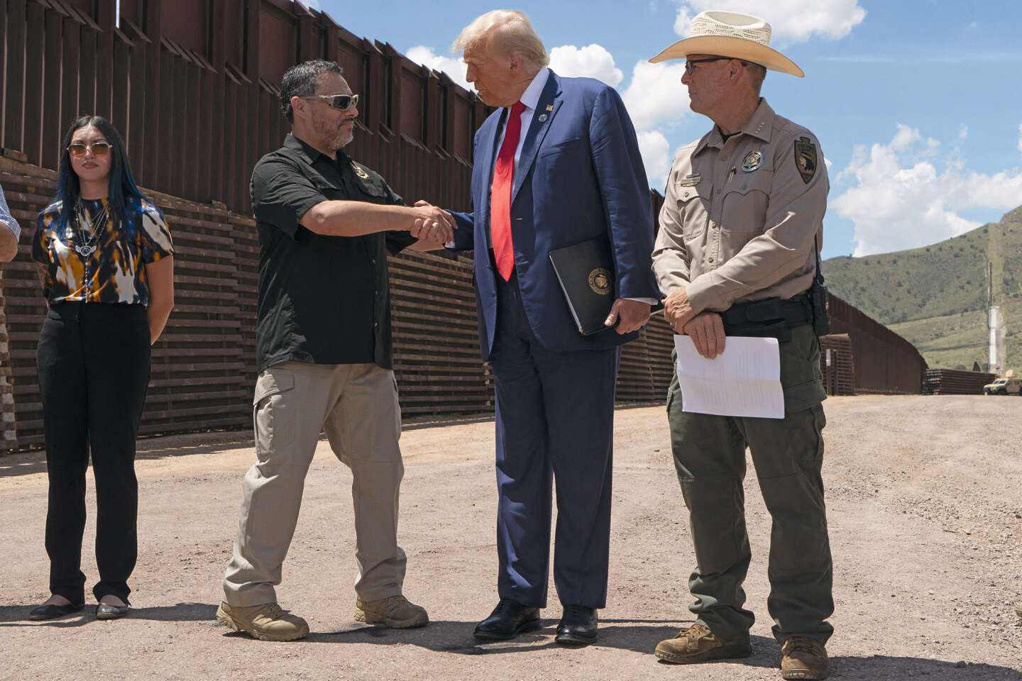 Donald Trump dans le désert, c’est peut-être un détail pour vous…