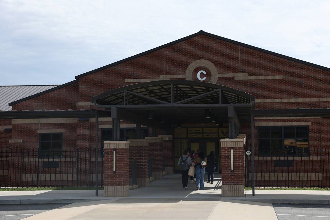 ‘They just let things slide.’ Parents pull kids from Crawford school district over bullying