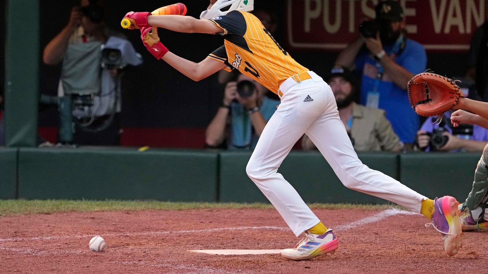 Lake Mary, Florida, rallies to beat Taiwan 2-1 in 8 innings to win Little League World Series title