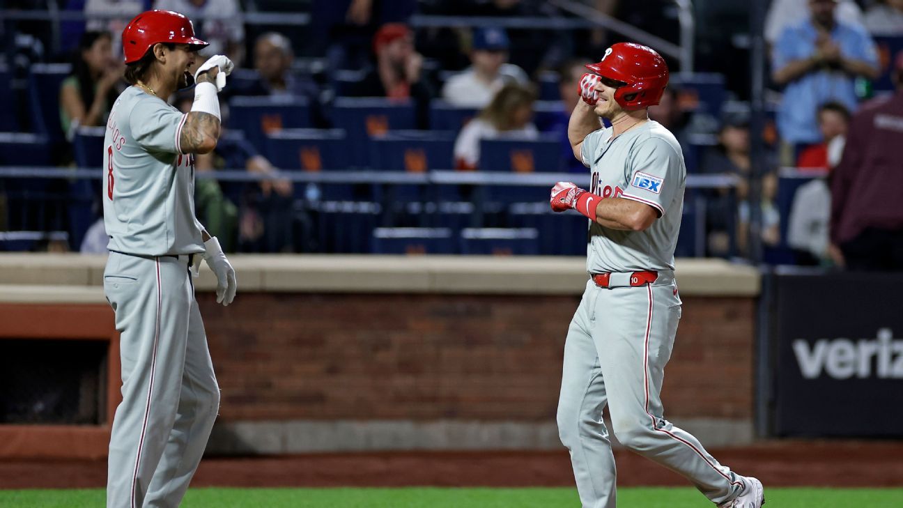 Phillies beat Mets to make playoffs, near coveted NL East title