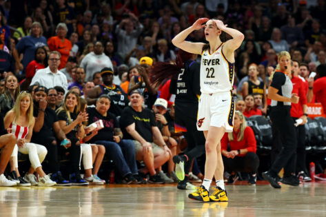 “Caitlin (Clark) Can’t Hit a F***ing Shot”: AP ROTY’s Shooting Woes Frustrate Fans Amid Indiana Fever’s Slow Playoff Start