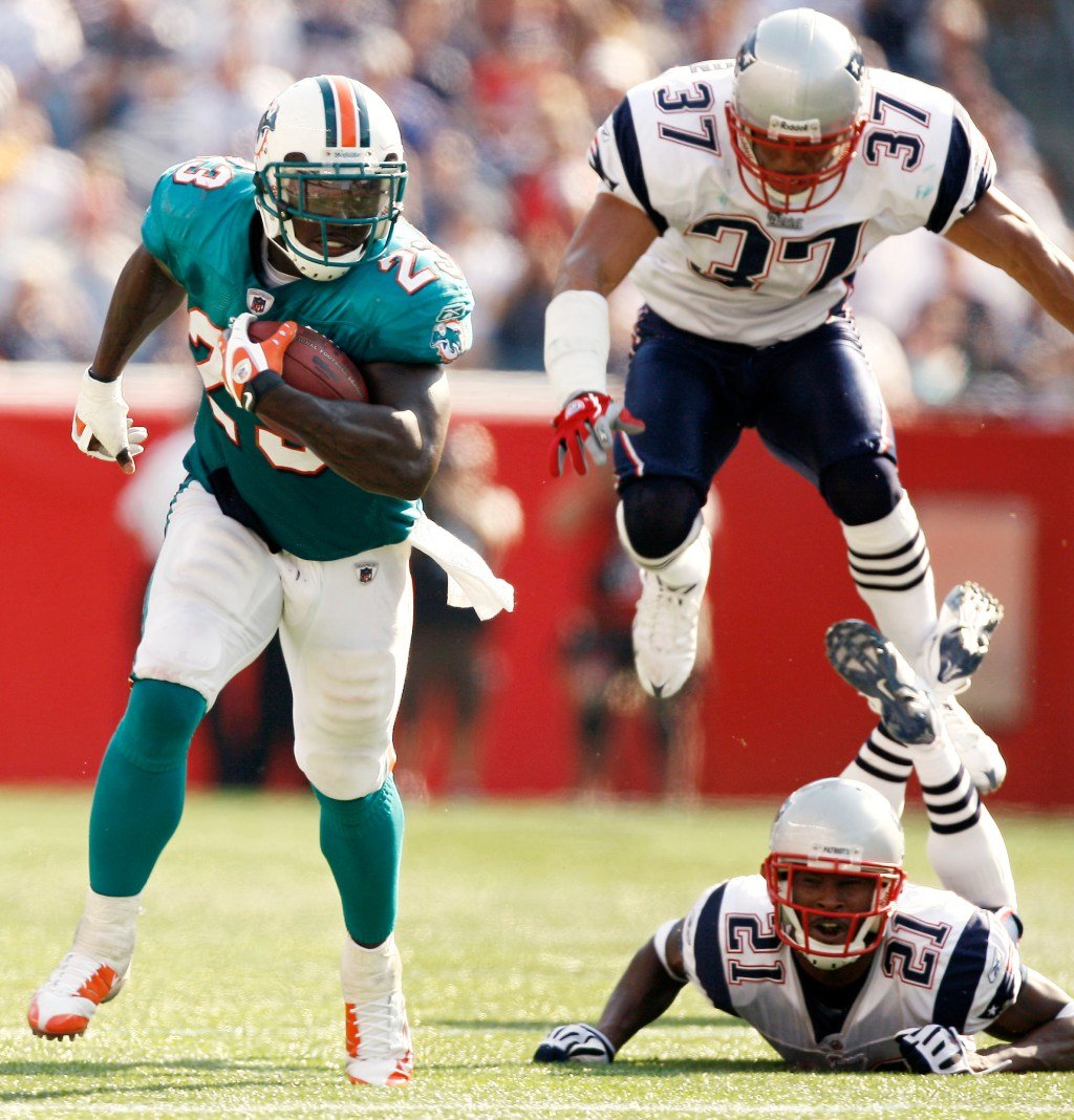 Today in Sports History: Miami beats New England, ending their NFL record 21 straight regular-season wins