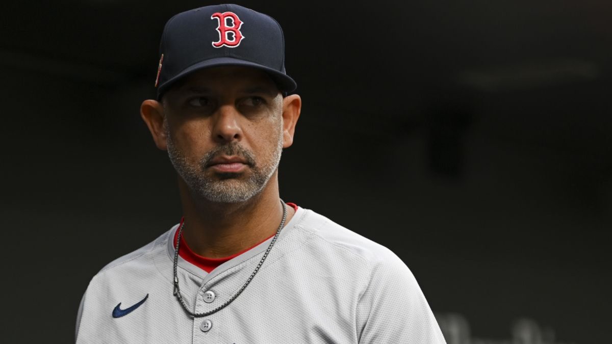 Red Sox manager Alex Cora ejected in 1st inning against Twins