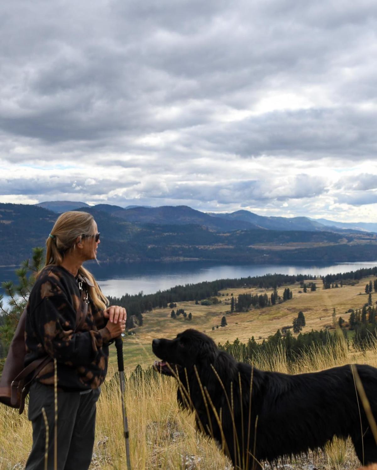 Washington woman punches bear during attack