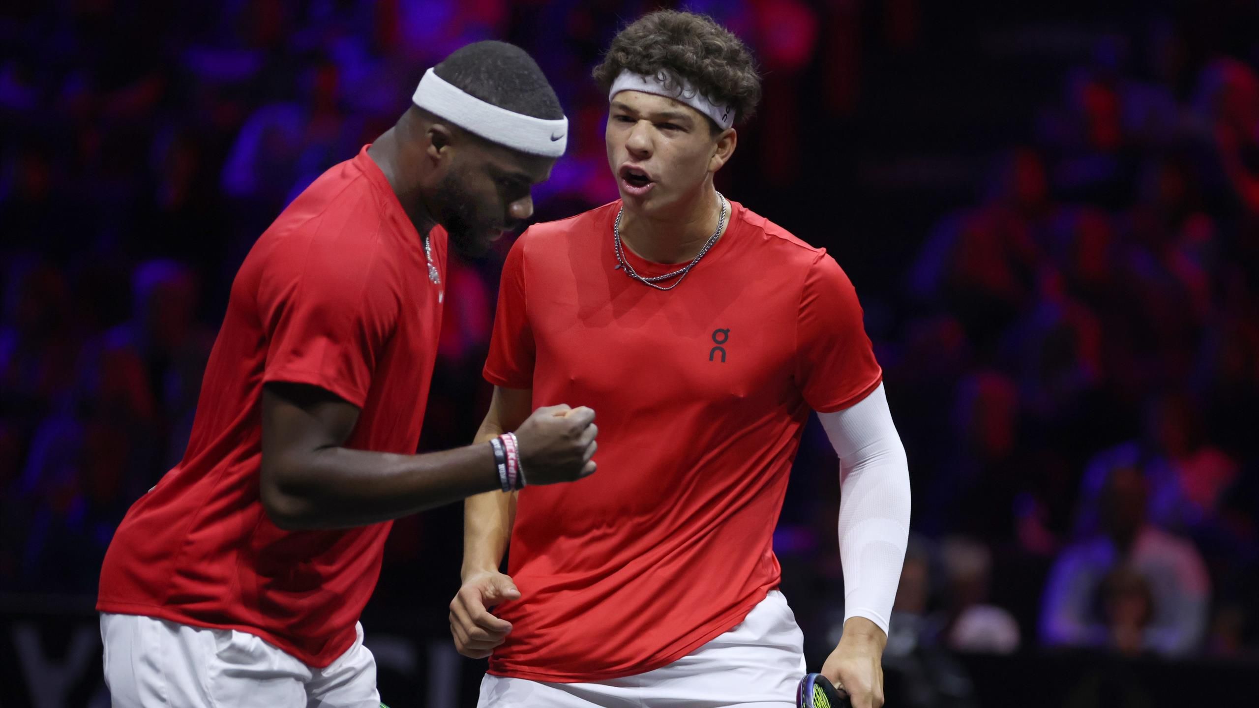 Tsitsipas beats Kokkinakis to earn point for Team Europe at Laver Cup