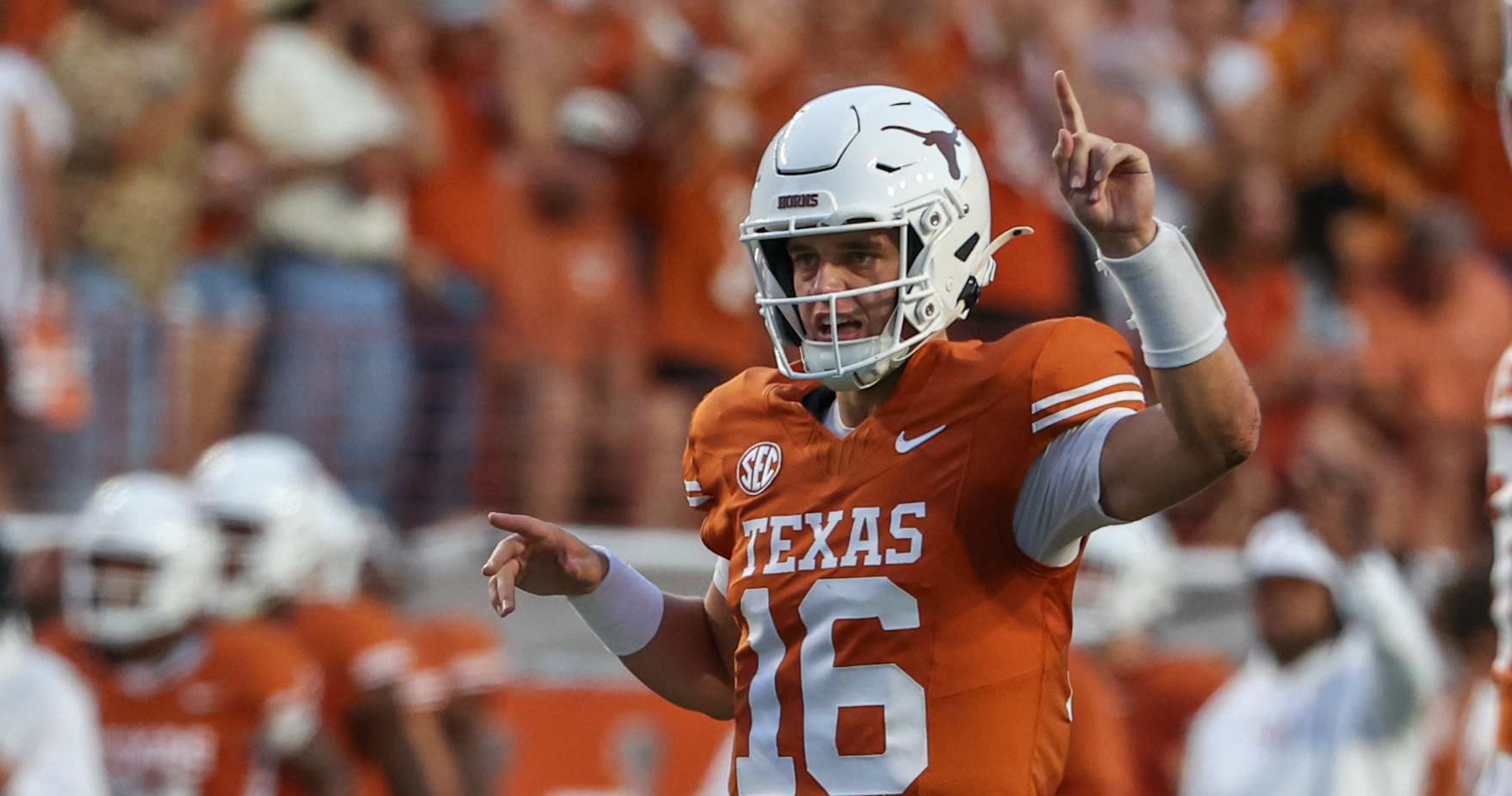 Arch Manning Grades Himself 'C+' in 1st Texas Start Replacing Injured Quinn Ewers