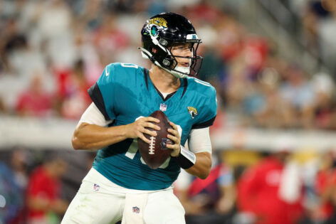 “Mac Jones Should Not Be in NFL”: Patriots & Jaguars Fans Unite to Troll Trevor Lawrence’s Backup vs Bills