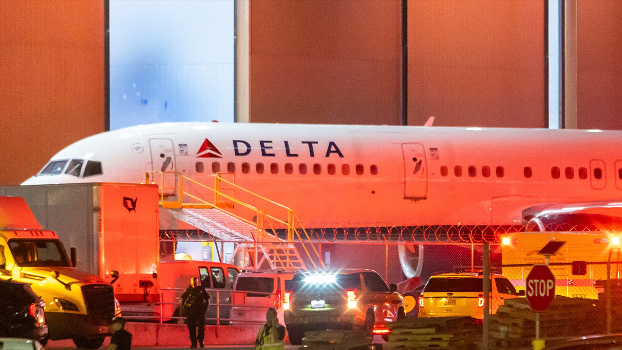 Dead Delta Worker Unrecognizable After Tire Explosion in Atlanta, Son Says